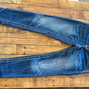 Miss Me signature skinny jeans. Excellent condition.